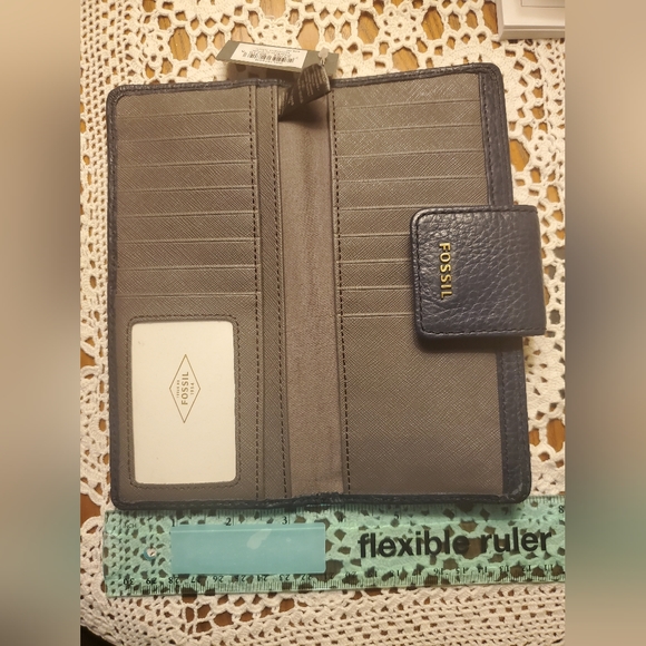 SOLD - Fossil Madison Clutch Wallet - Midnight Navy - Picture 3 of 12